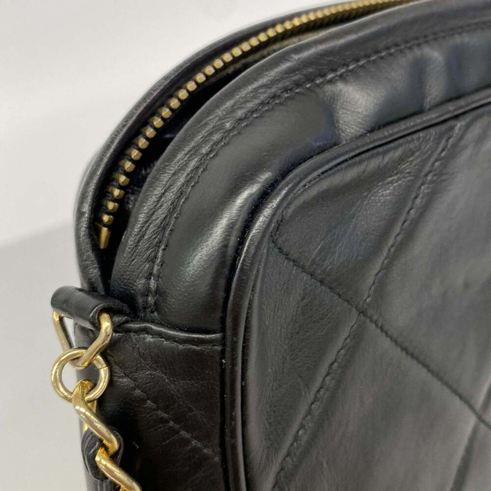 CHANEL Black Lambskin Leather Shoulder Bag - Picture 6 of 10